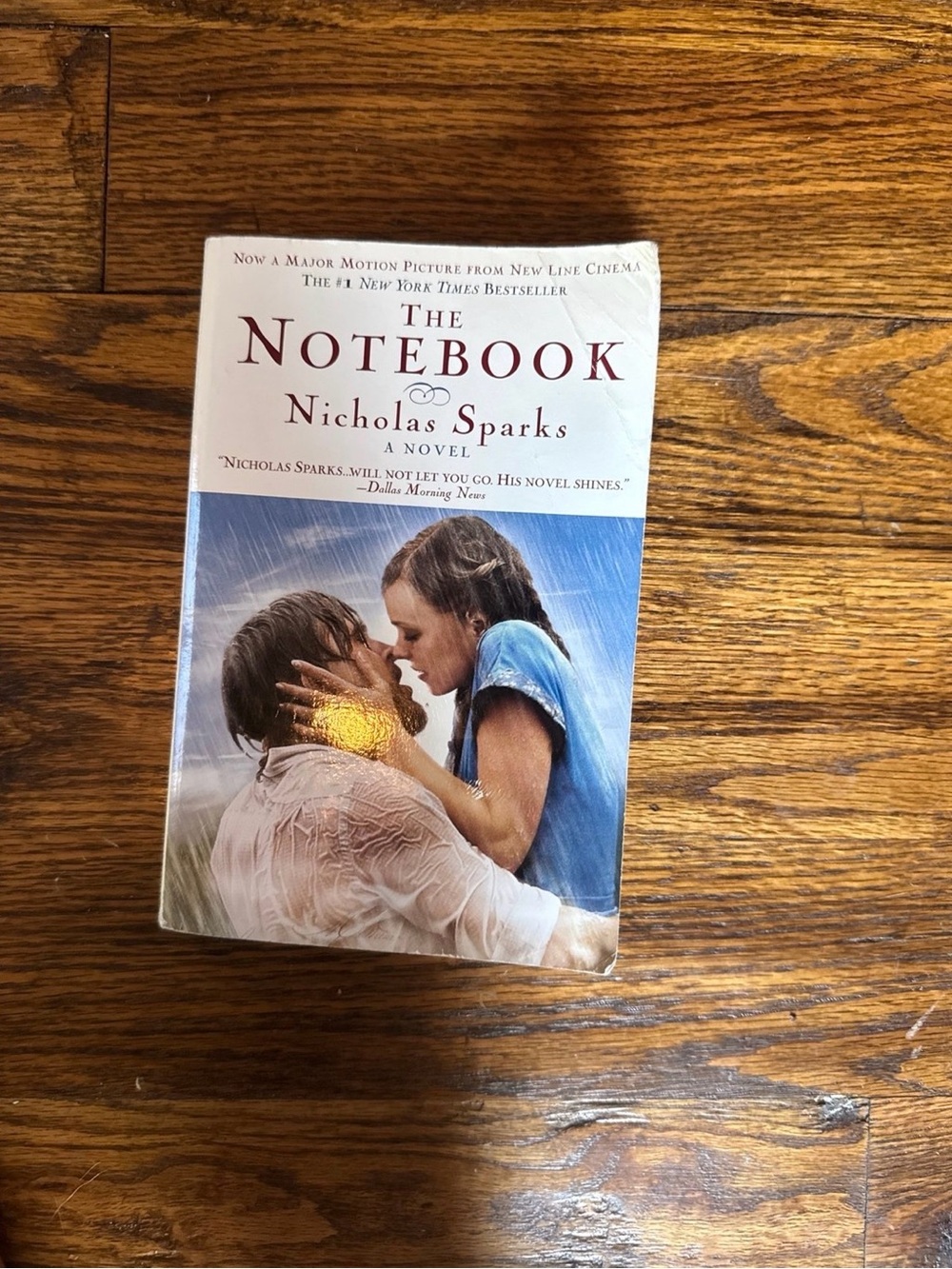 The Notebook by Nicholas Sparks - White & Blue Paperback